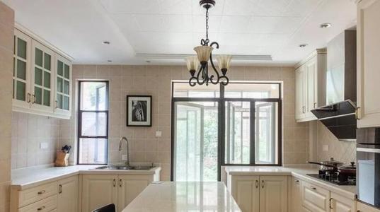 吊頂是pvc好還是鋁扣板好-聽廣西家裝天花鋁扣板廠家分析廚房是吊頂好還是刷墻好