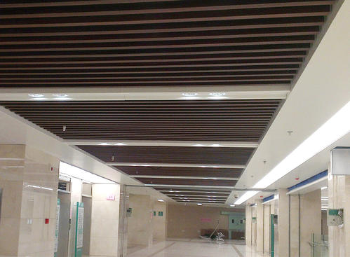 鋁方板和鋁扣板-鋁方通和鋁格柵區別在哪里