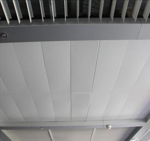 方型鋁扣板-工裝鋁扣板批發廠家一一為大家介紹型材鋁方通的優點有哪些