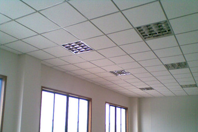 吊頂鋁扣板多少平方米-衛生間鋁扣板吊頂多少錢一平呢