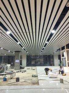 鋁合金條形鋁扣板-鋁扣板生產廠家教你參透鋁條扣價格