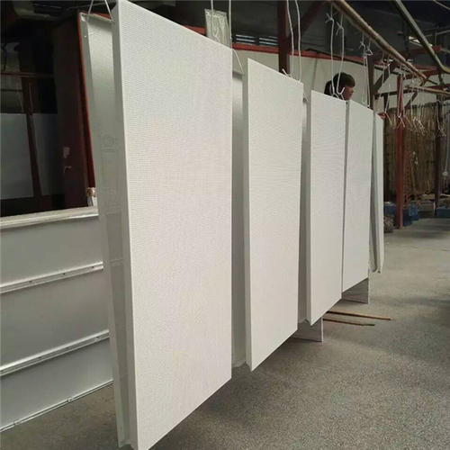 勾搭式條形鋁扣板-鋁扣板生產廠家教你條形鋁扣板怎么拆