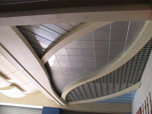 鋁扣板鋁定價-安裝鋁扣板吊頂一平方多少錢