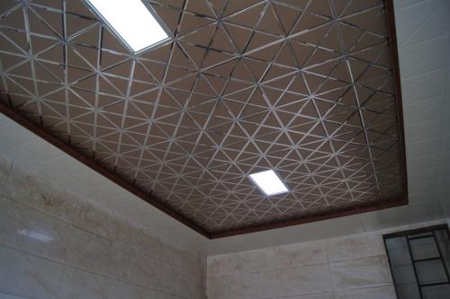 河南鋁扣板生產廠家-詳解鋁扣板異型吊頂安裝步驟