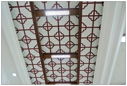 仿木地板集成吊頂-傳統扣板吊頂和集成吊頂選哪個