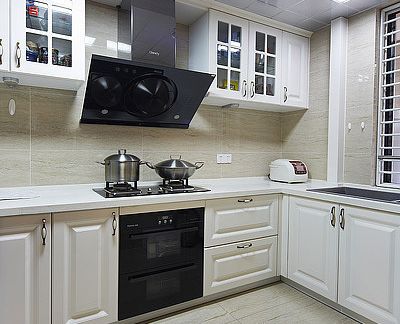 簡歐廚房頂鋁扣板-簡歐廚房吊頂鋁扣板效果圖-北歐簡約廚房鋁扣板樣式