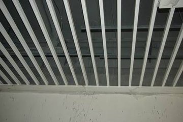 階梯型集成吊頂-中山集成吊頂廠家帶大家看看鋁扣板吊頂和集成吊頂怎樣吧