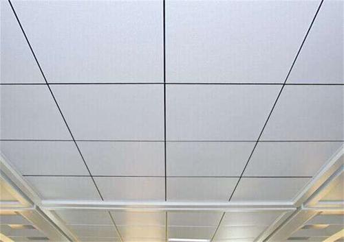 隔熱鋁扣板-跟著鋁扣板生產廠家來看看吧