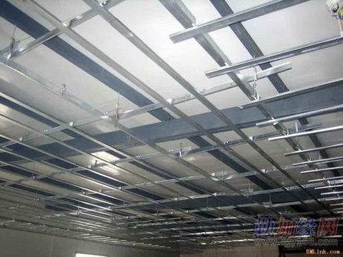徐州鋁扣板吊頂-廣州鋁天花廠家來告訴你集成吊頂鋁扣板怎么拆