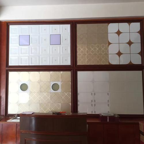 集成吊鋁扣板片-如何更換鋁扣板集成吊頂燈