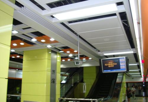 墻面鋁扣板聯系廠家-來跟著鋁扣板批發廠家看看吧