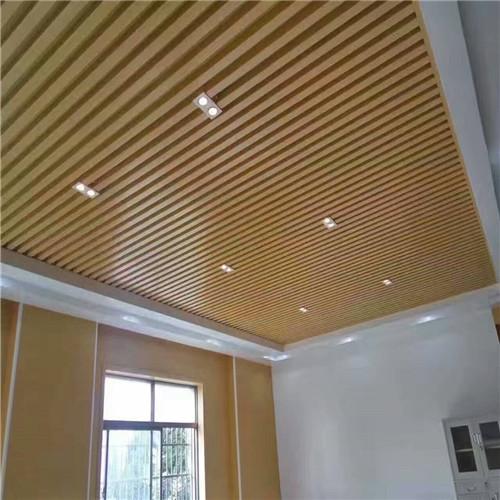 輥涂轉印鋁扣板-輥涂絲印鋁扣板的優點-熱轉印鋁扣板與輥涂板的區別