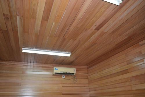 房屋裝飾鋁扣板-鋁扣板可以裝飾廚房嗎-屋面裝飾鋁扣板如何做防雷接地