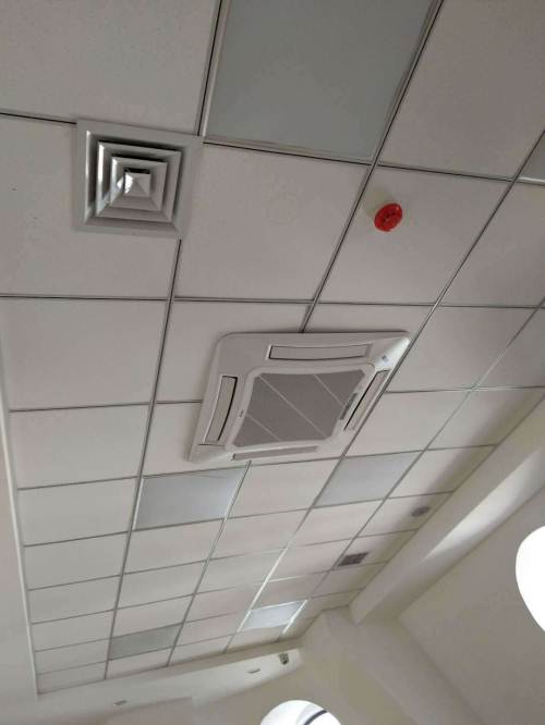 鋁扣板隔墻-跟著鋁扣板生產廠家來看看吧