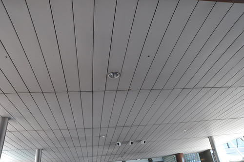 長形鋁扣板-鋁扣板和石膏板的區別