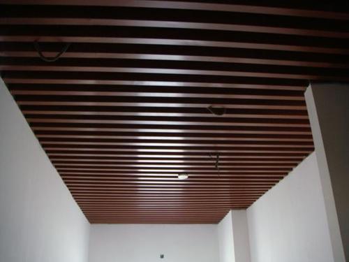 車間吊頂鋁扣板-鋁扣板廠家講長條鋁扣板候車大廳適合嗎