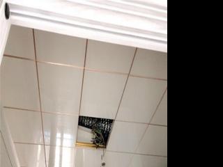 福州集成鋁扣板廠家-廣州鋁天花廠家來告訴你集成吊頂鋁扣板怎么拆