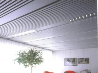 鋁扣板生產廠家鋁扣板批發-鋁扣板批發廠家講講鋁格柵和鐵格柵哪里有不同