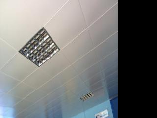 工程鋁扣板吊頂-鋁方通寫字樓工程案例