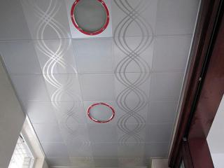 衛生間吊頂用多大的鋁扣板-鋁扣板生產廠家