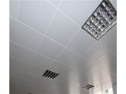 吊頂鋁扣板還是鋁塑板那個貴？來比比就知道